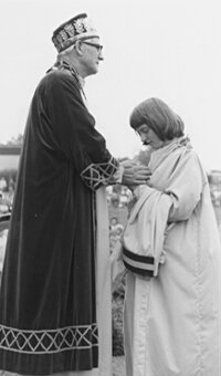 Yma Richard    Jenkin�ow tegemes y vyrgh,    Morwenna, avel bardhes, Bosvenegh, 1979.
